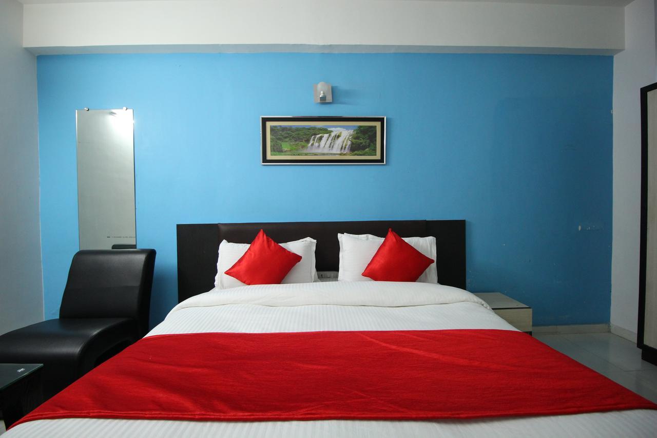 Hotel Hillton Gandhinagar Ngoại thất bức ảnh