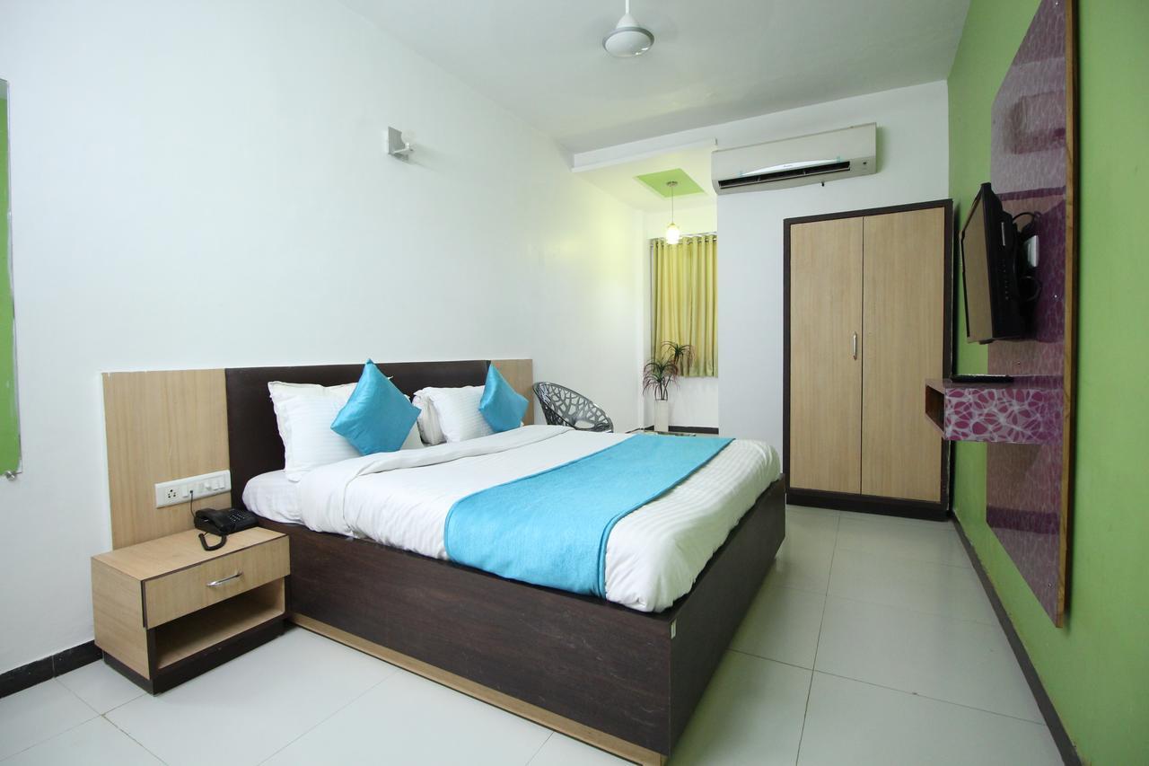 Hotel Hillton Gandhinagar Ngoại thất bức ảnh