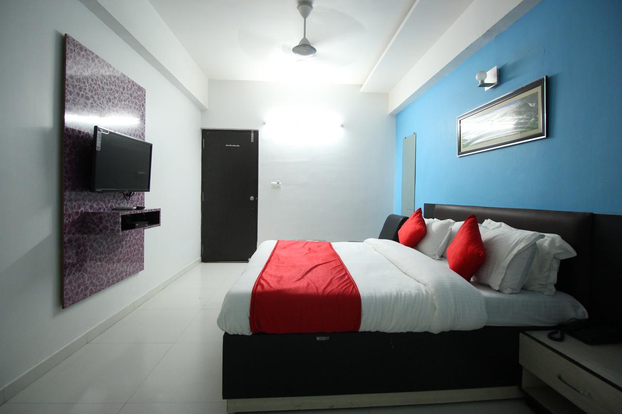 Hotel Hillton Gandhinagar Ngoại thất bức ảnh