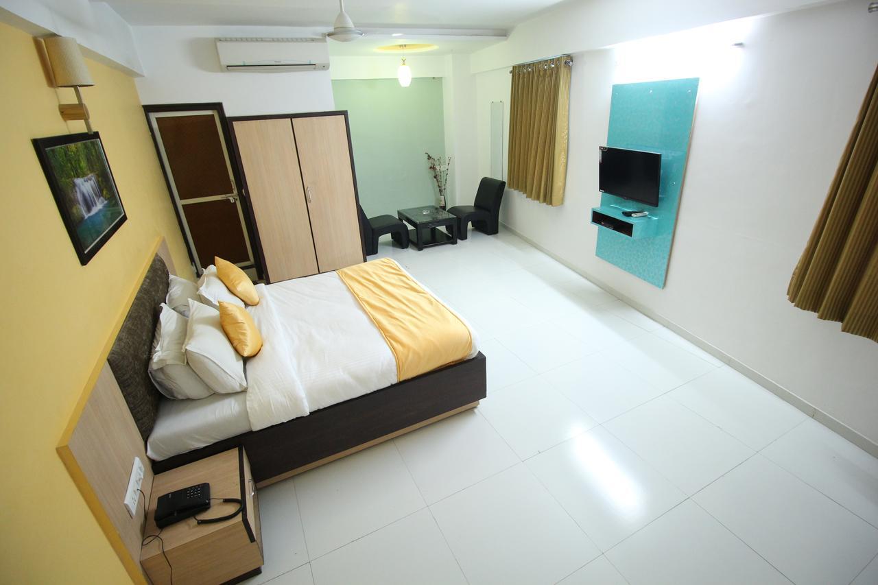 Hotel Hillton Gandhinagar Ngoại thất bức ảnh