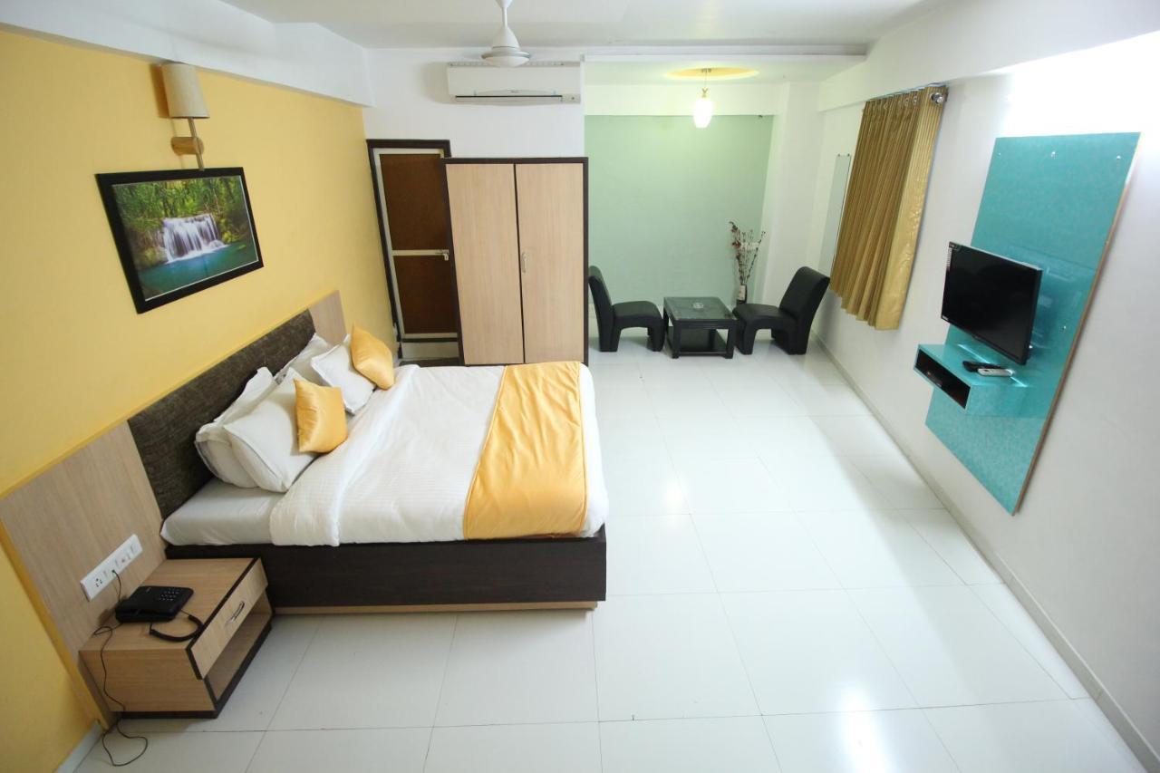 Hotel Hillton Gandhinagar Ngoại thất bức ảnh