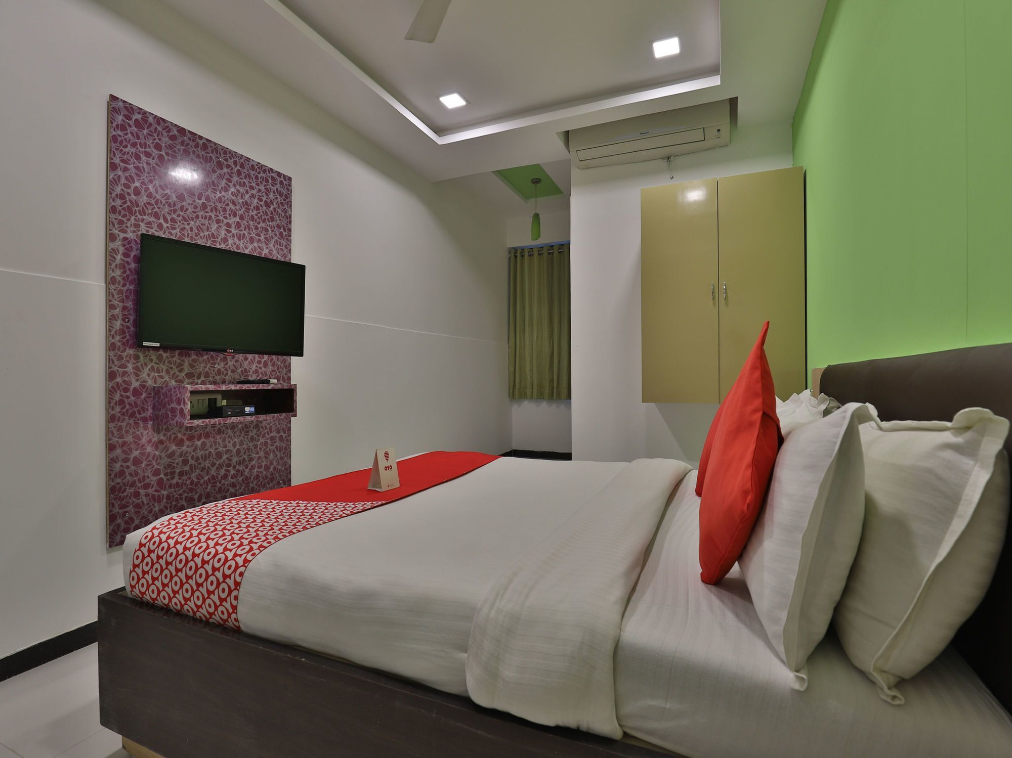 Hotel Hillton Gandhinagar Ngoại thất bức ảnh